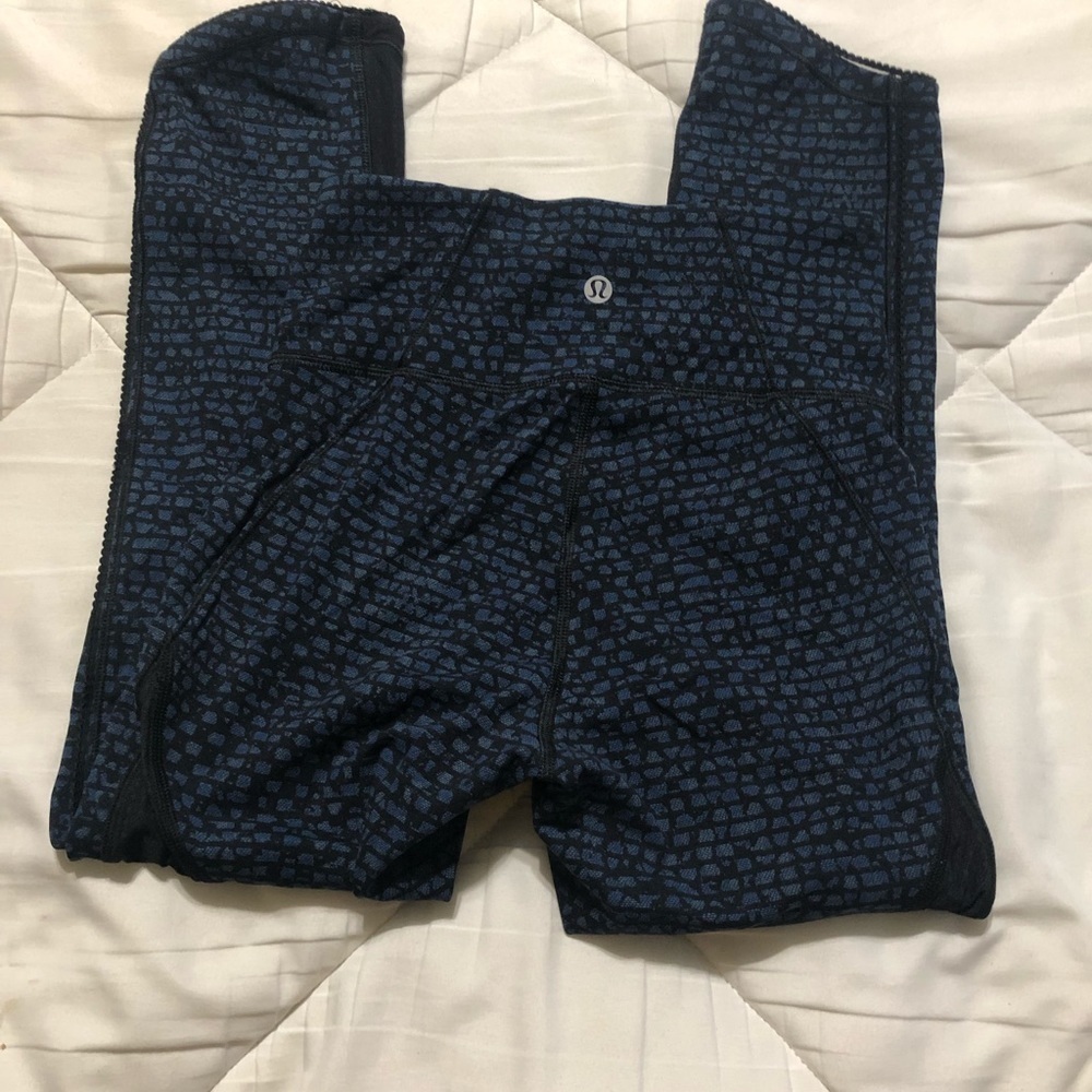 Lululemon Workout Pants - Picture 5 of 5